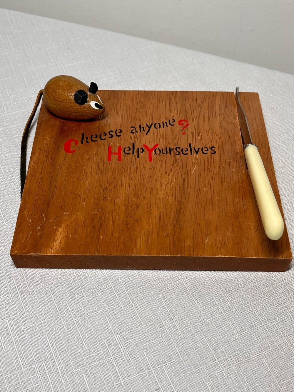 Vintage wooden cheese board small, 3D decorative mouse & a matching knife